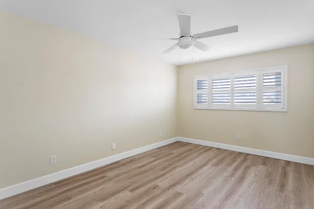 Unit 203 photo 22