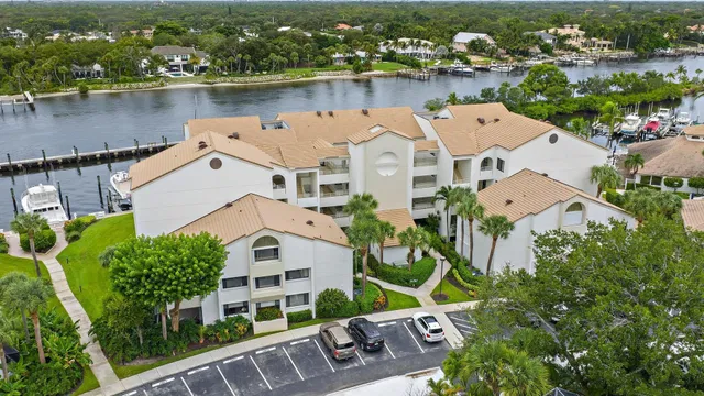 Residence photo 30