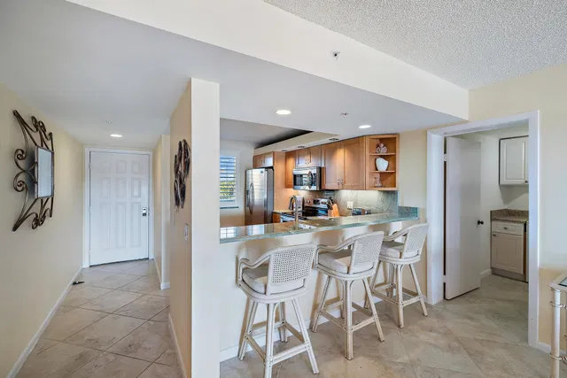  Unit 402 photo 21