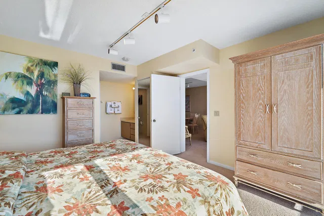  Unit 402 photo 33