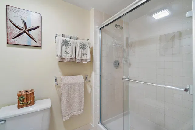  Unit 402 photo 36