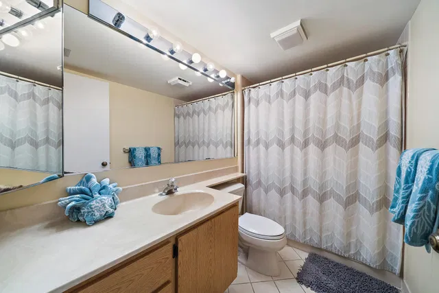  Unit 402 photo 40