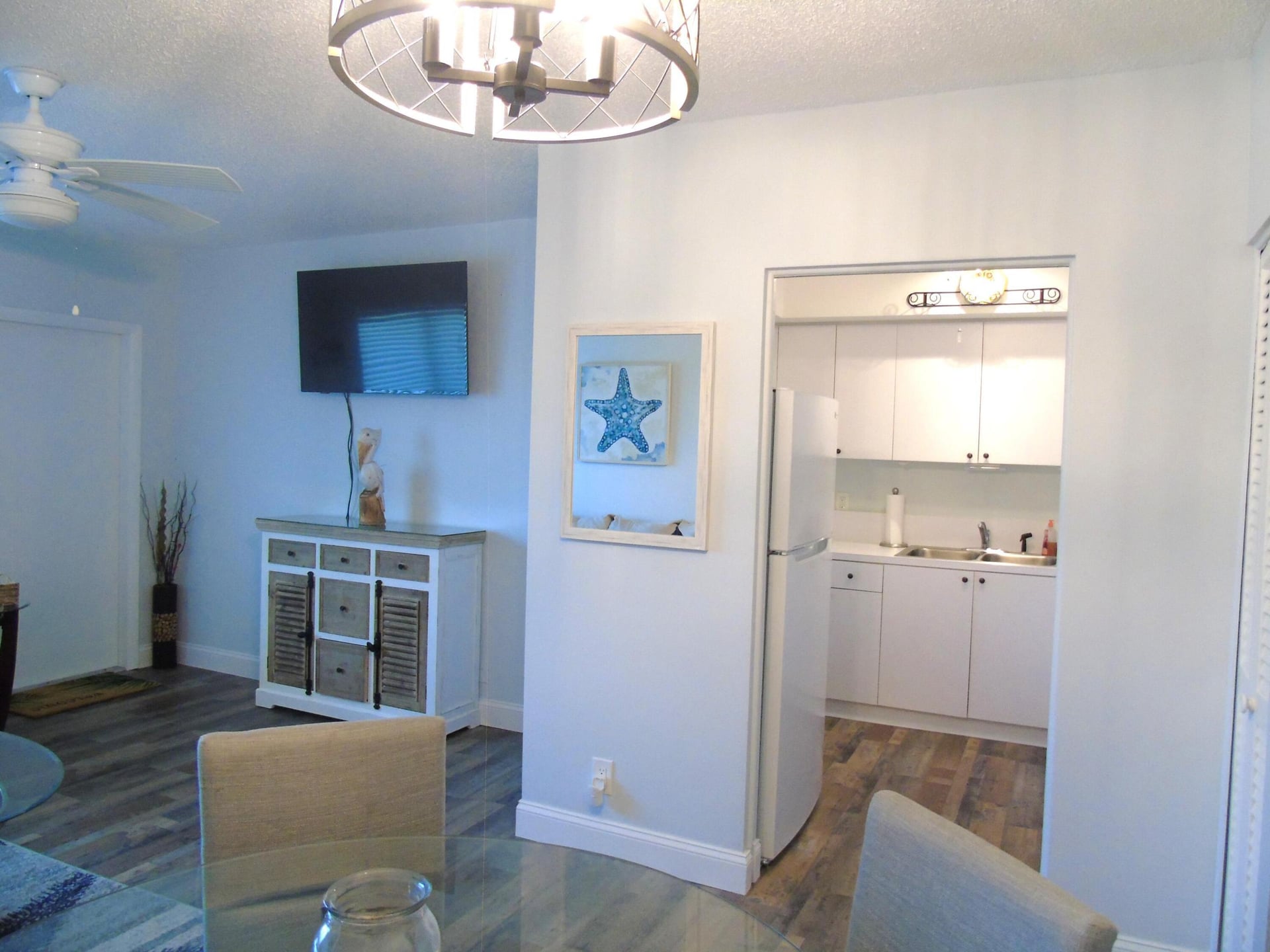 Unit 204 photo 6