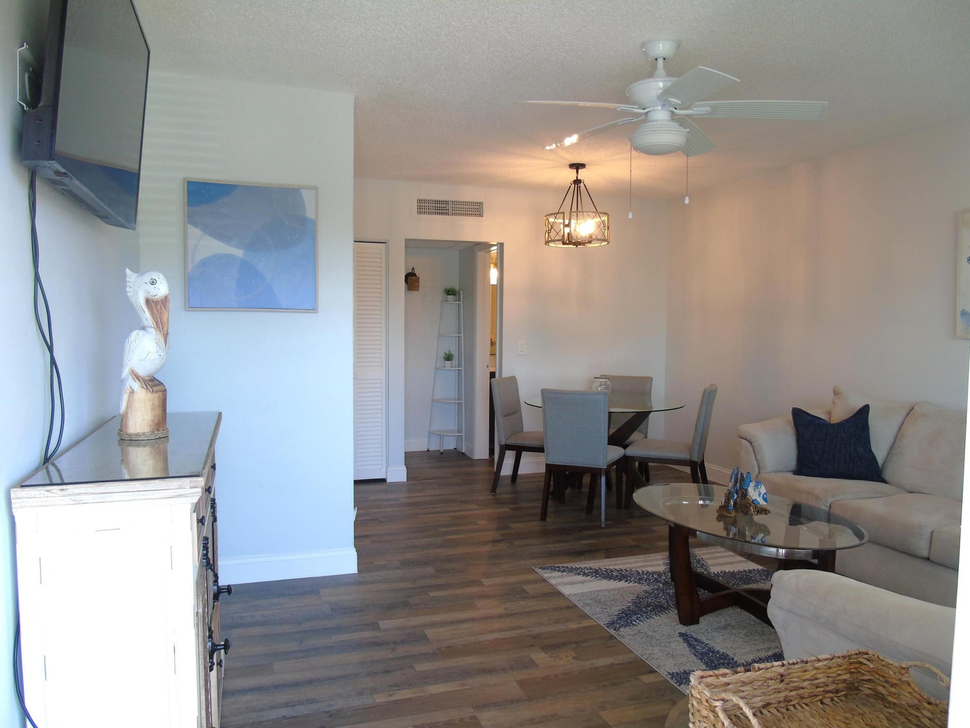 Unit 204 photo 3