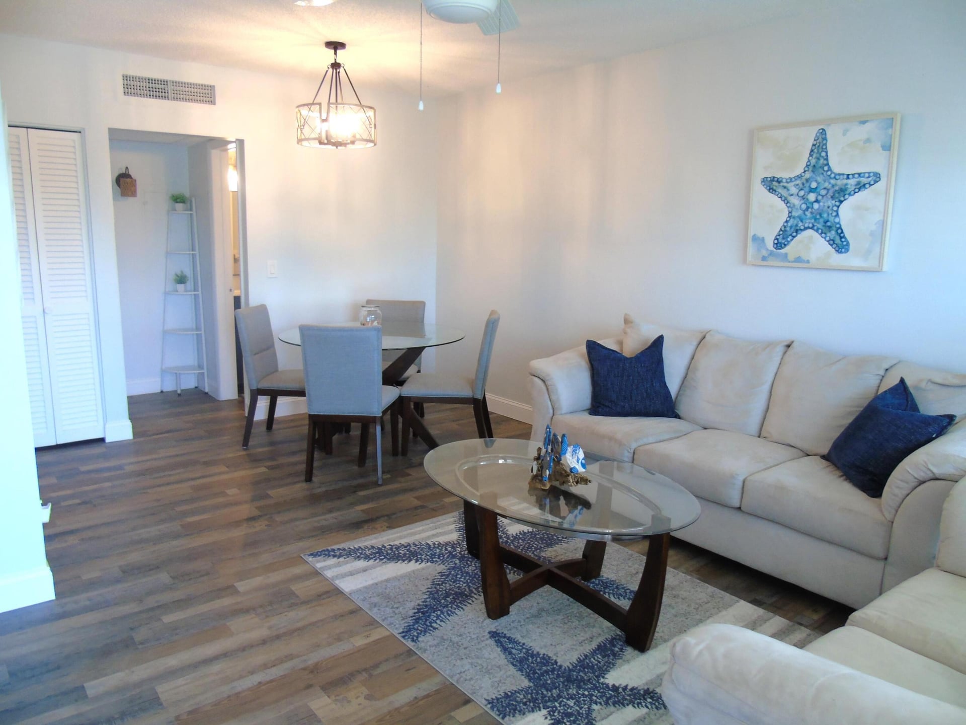 Unit 204 photo 4