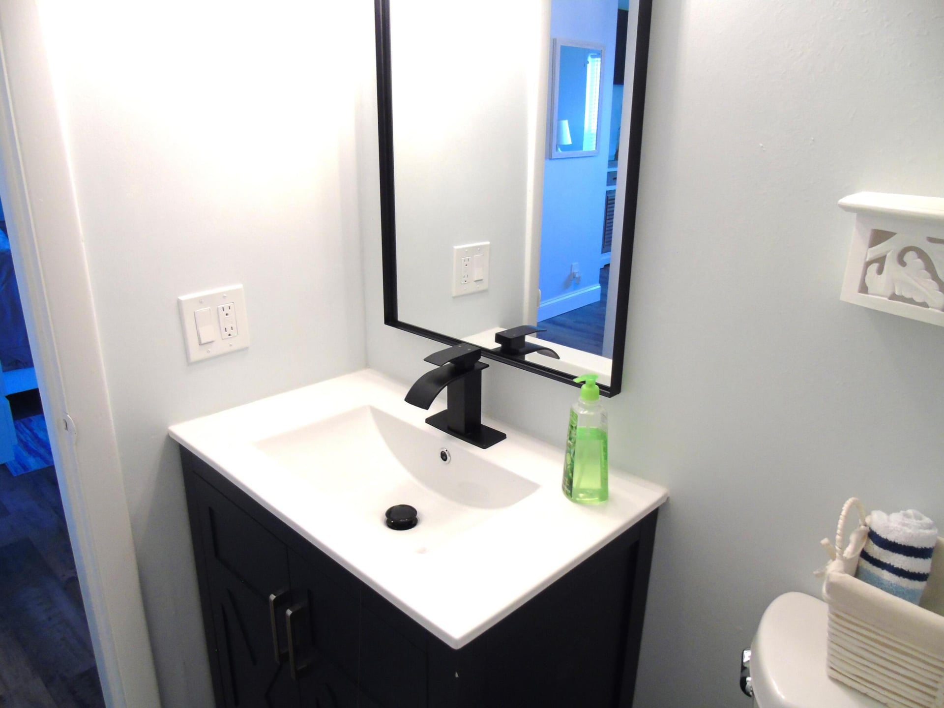 Unit 204 photo 15