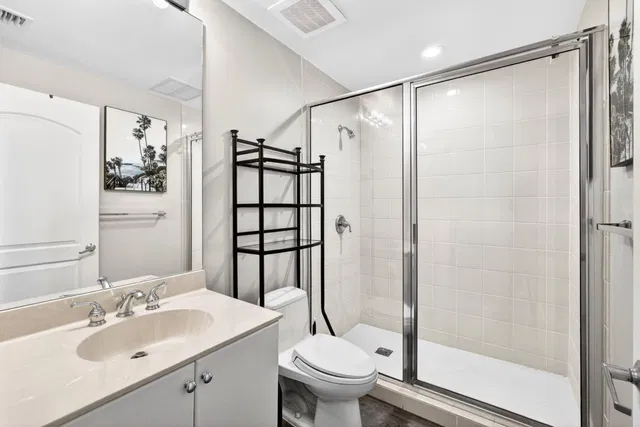 One City Plaza Unit 614 photo 17