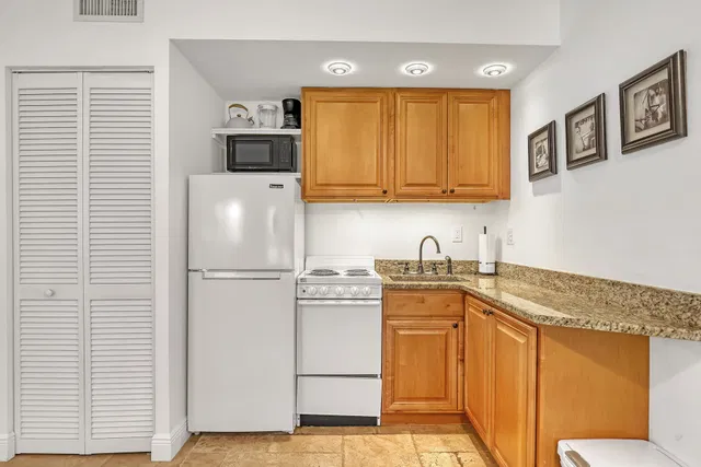 Tennis Lodges Wellington Unit 408 photo 7