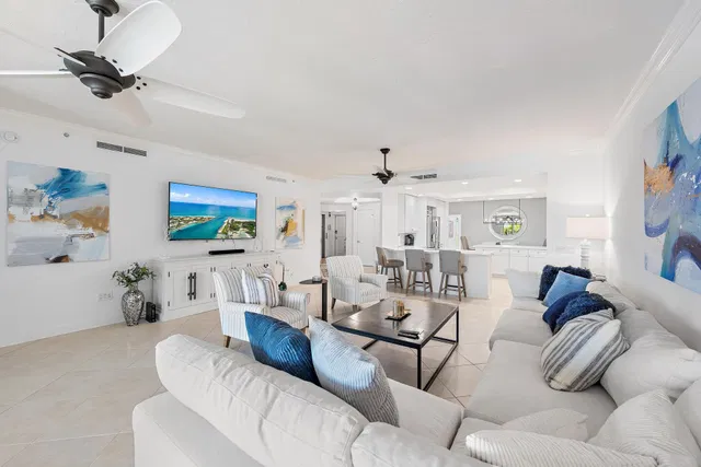 Jupiter Yacht Club Unit 303 photo 3