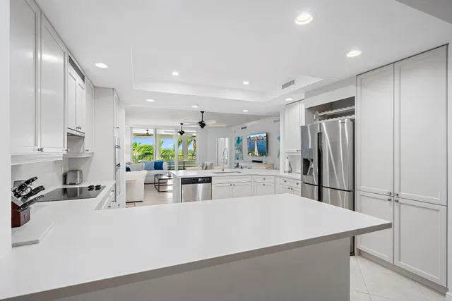 Jupiter Yacht Club Unit 303 photo 16
