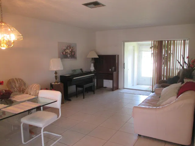 Unit C photo 2