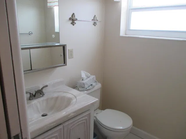 Unit C photo 12