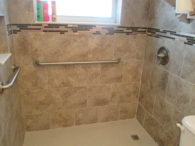 Unit C photo 16