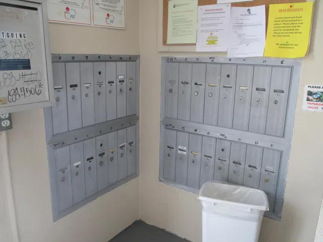 Unit C photo 20