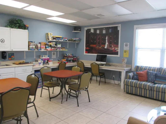 Unit C photo 29