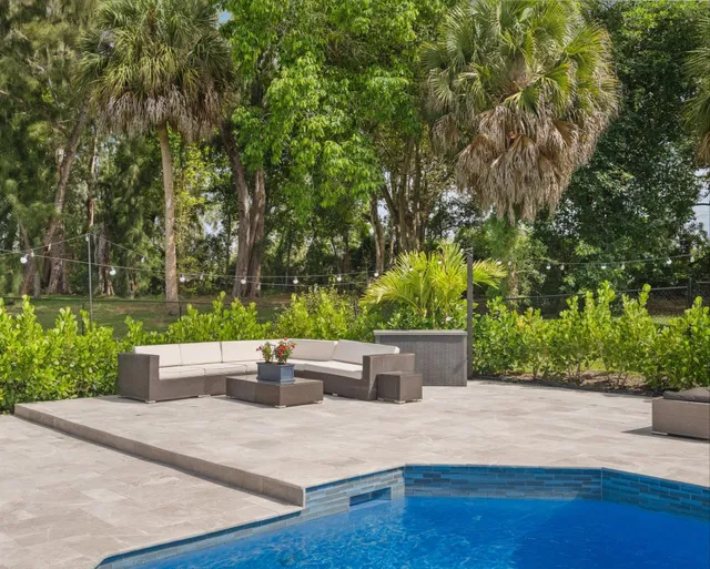 Pinewood Residence photo 22