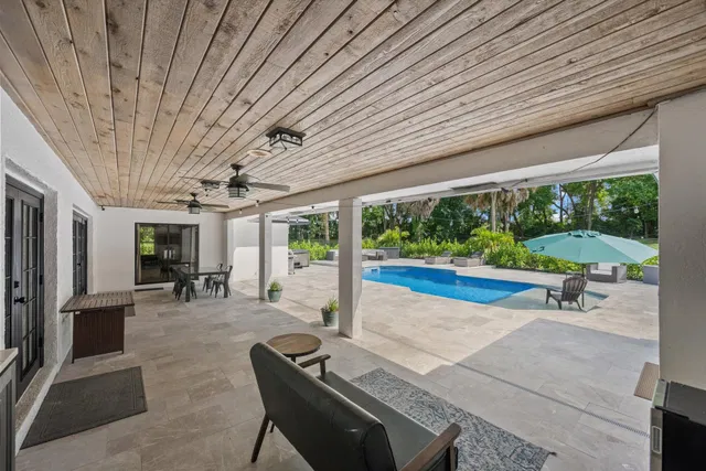 Pinewood Residence photo 24
