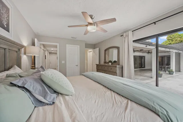 Pinewood Residence photo 32