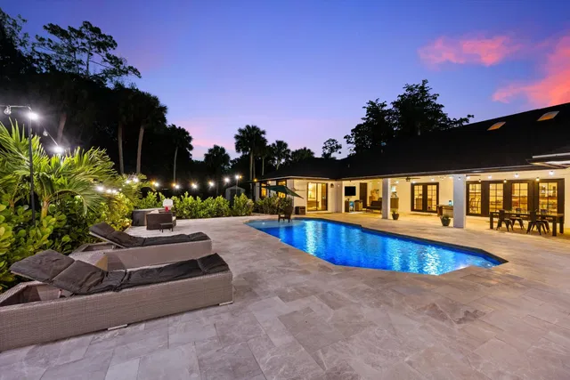 Pinewood Residence photo 50