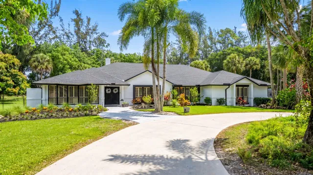 Pinewood Residence photo 59