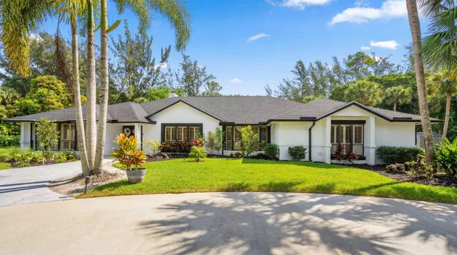 Pinewood Residence photo 60