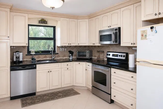 Boca Raton Unit 304 photo 18