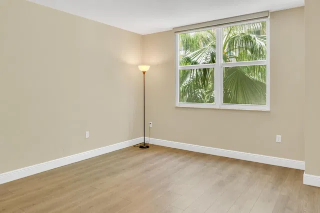 Boynton Beach Club Unit 407 photo 8