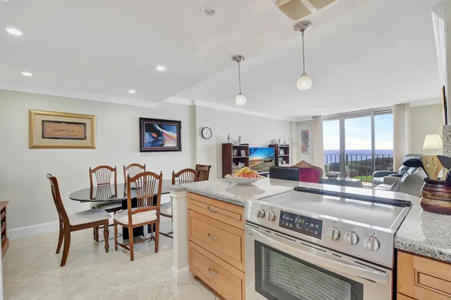 Boca Towers Unit 1405e photo 13