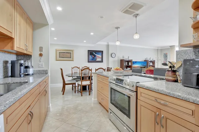 Boca Towers Unit 1405e photo 14