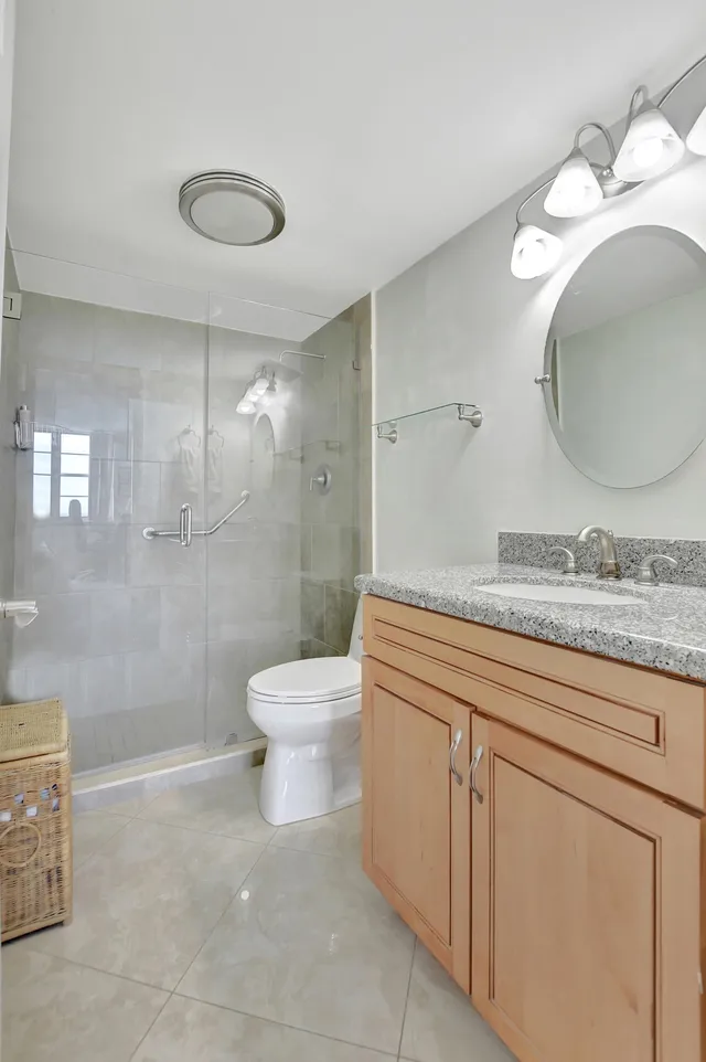 Boca Towers Unit 1405e photo 21