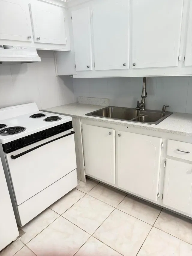 Residence photo 2