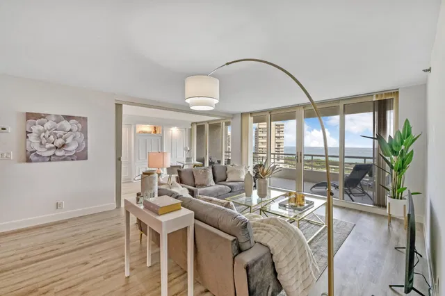 Sea Ranch Club of Boca Unit Unit 1008 photo 4