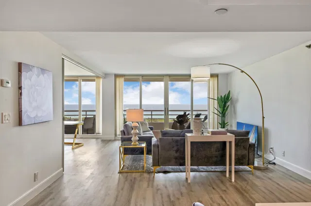 Sea Ranch Club of Boca Unit Unit 1008 photo 6