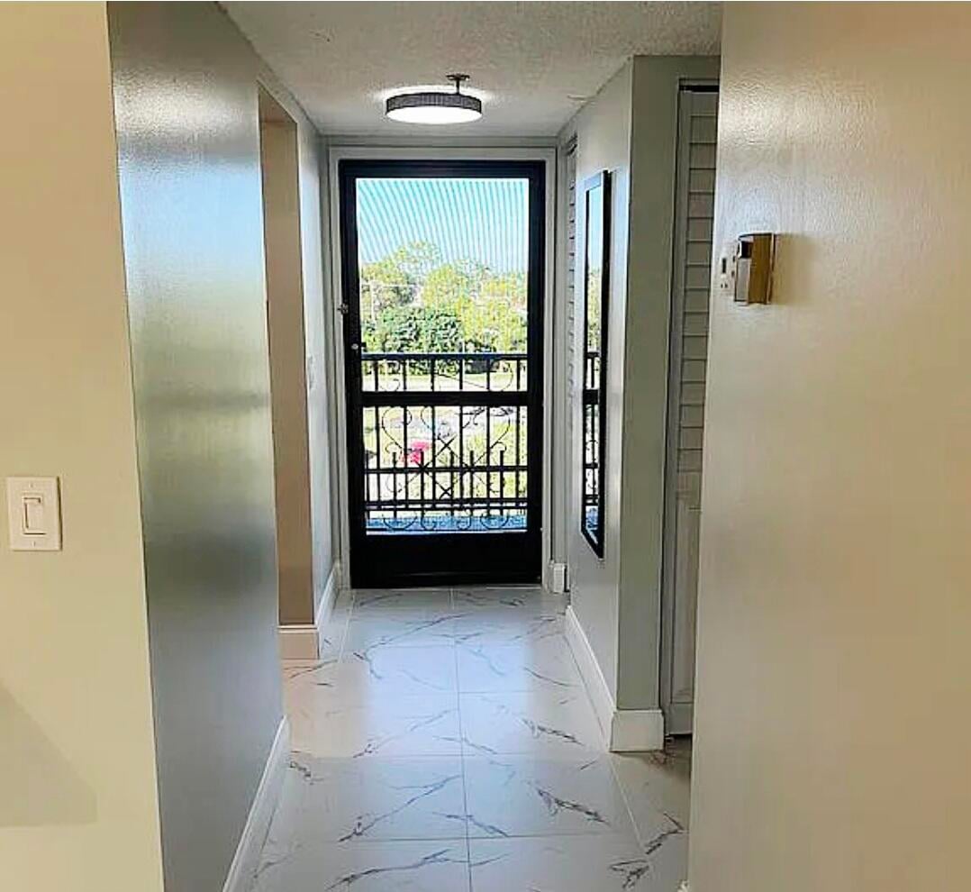 Unit 505 photo 3