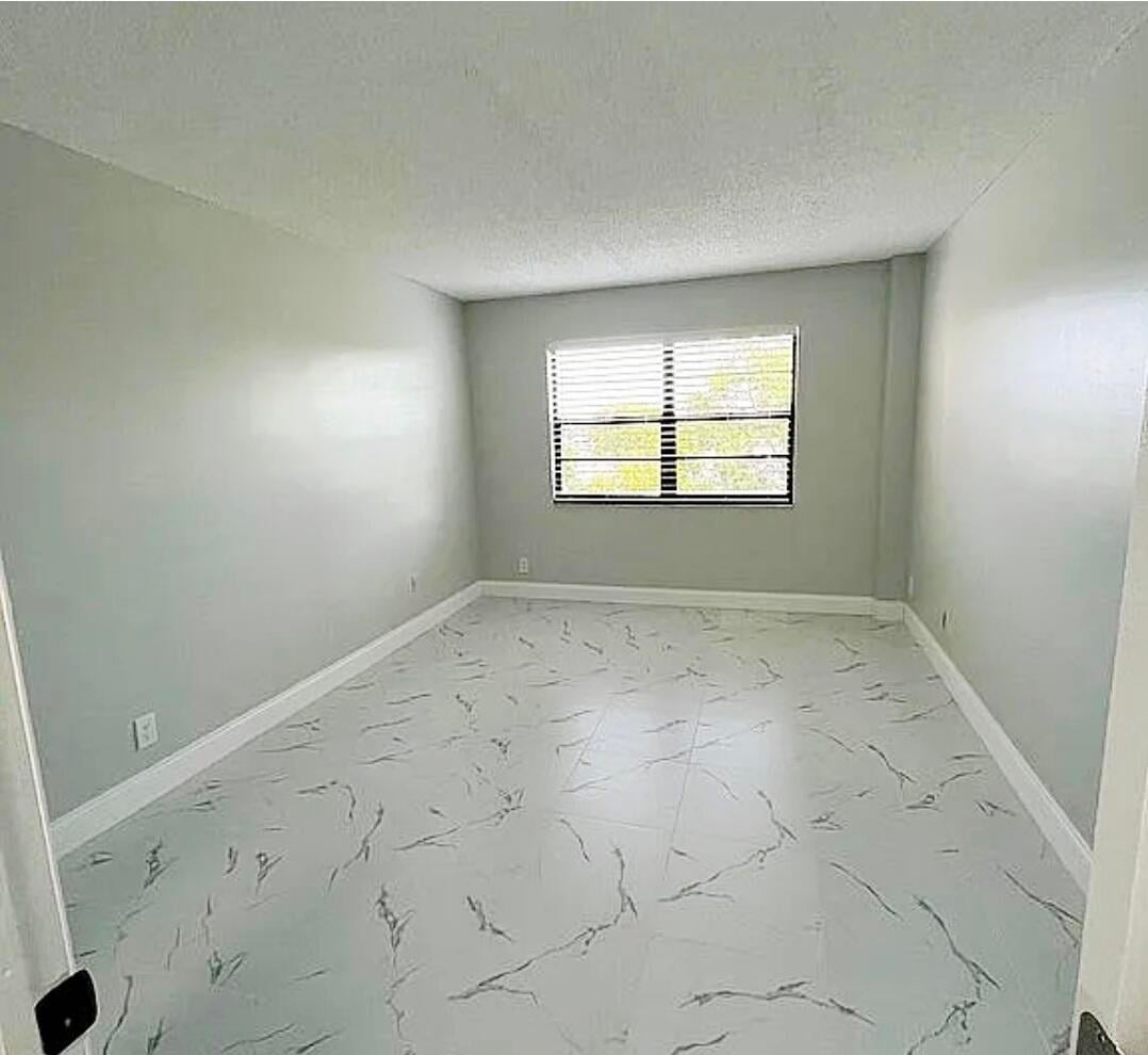 Unit 505 photo 10