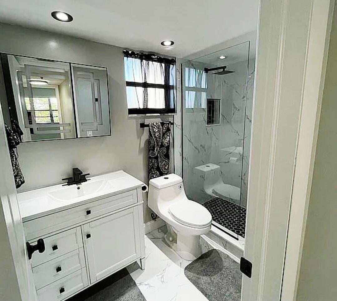 Unit 505 photo 12