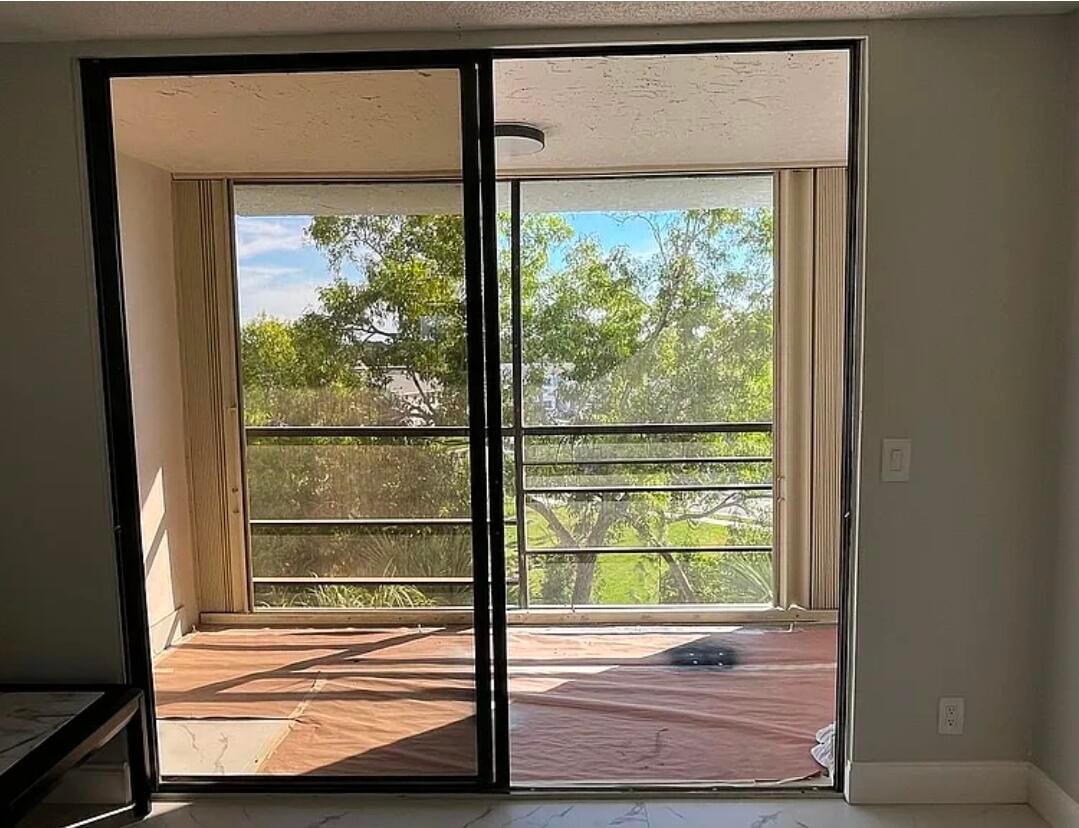 Unit 505 photo 15