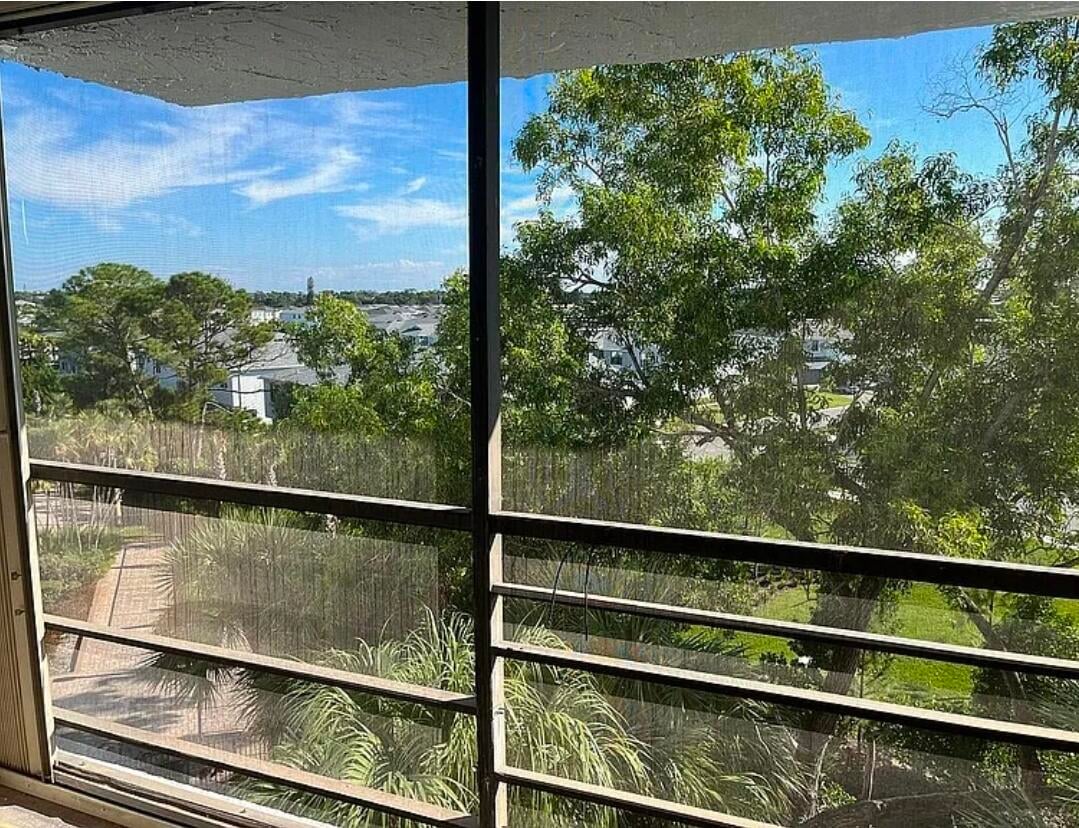 Unit 505 photo 16