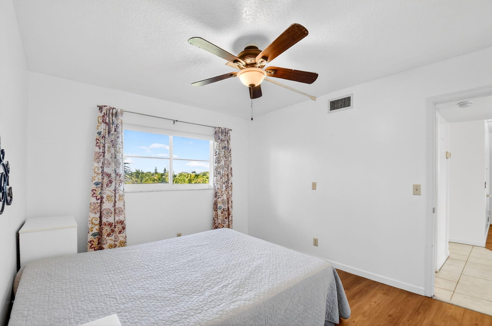 Unit 302 photo 24