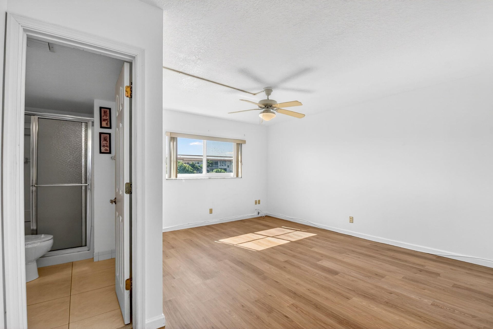 Unit 302 photo 25