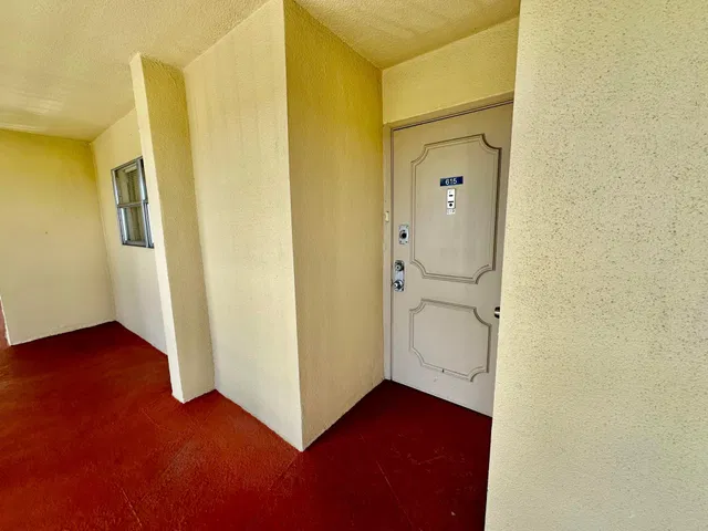 Unit 615 photo 6