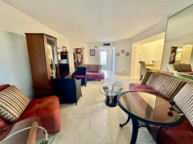 Unit 615 photo 17