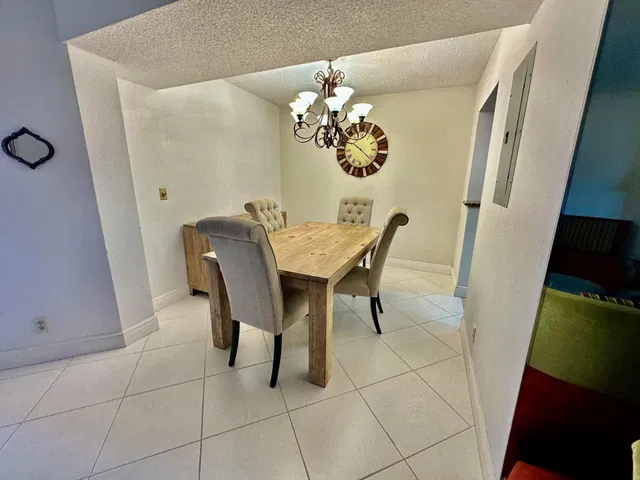 Unit 615 photo 18