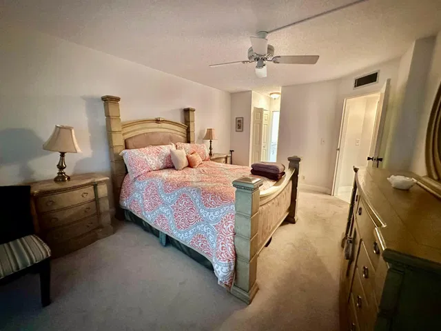 Unit 615 photo 21