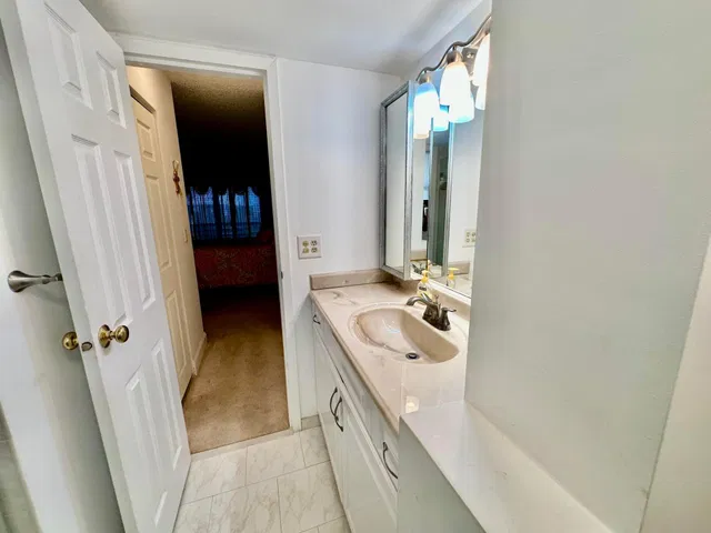 Unit 615 photo 23