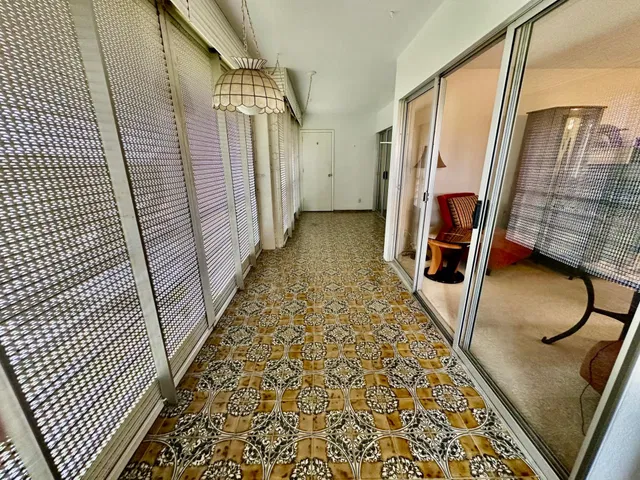 Unit 615 photo 27