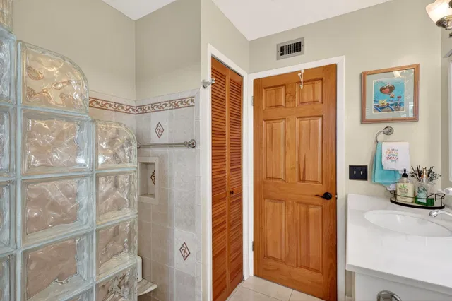  Residence photo 36