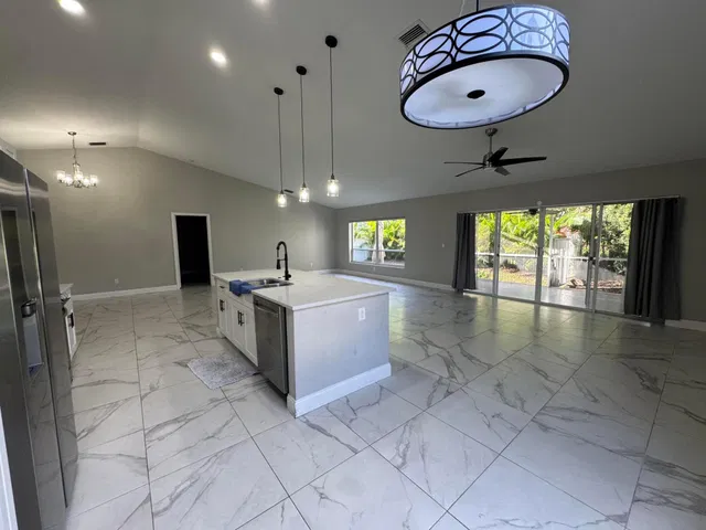 Residence photo 11
