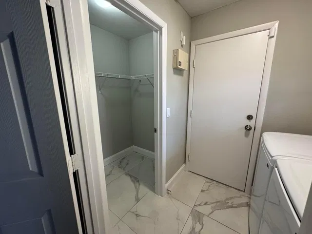 Residence photo 16