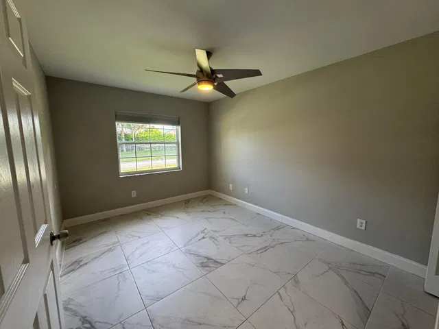 Residence photo 36